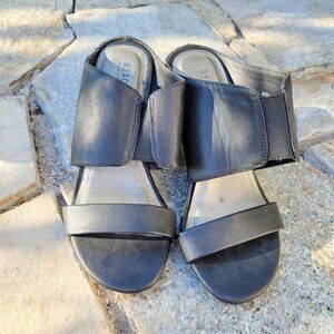 Kenneth Cole Reaction Ava-Day Slide On Wedge Heel Sandals Black Size 6.5